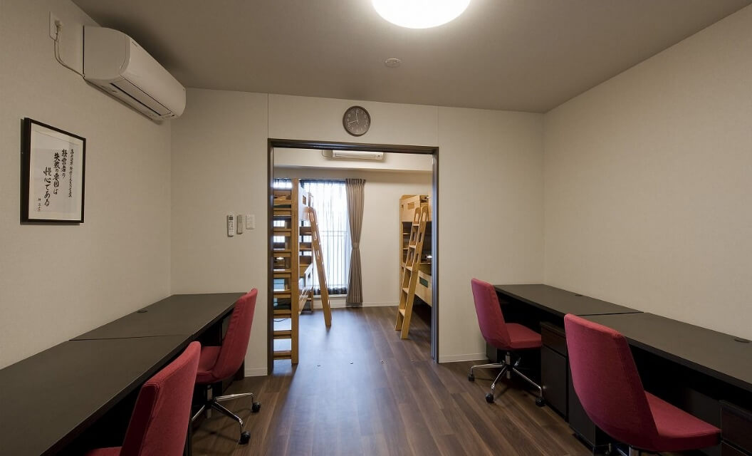 イースト棟4人部屋洋室