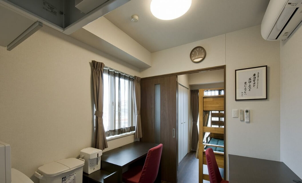 イースト棟2人部屋洋室