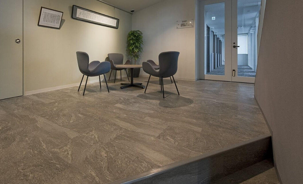 イースト棟エントランス