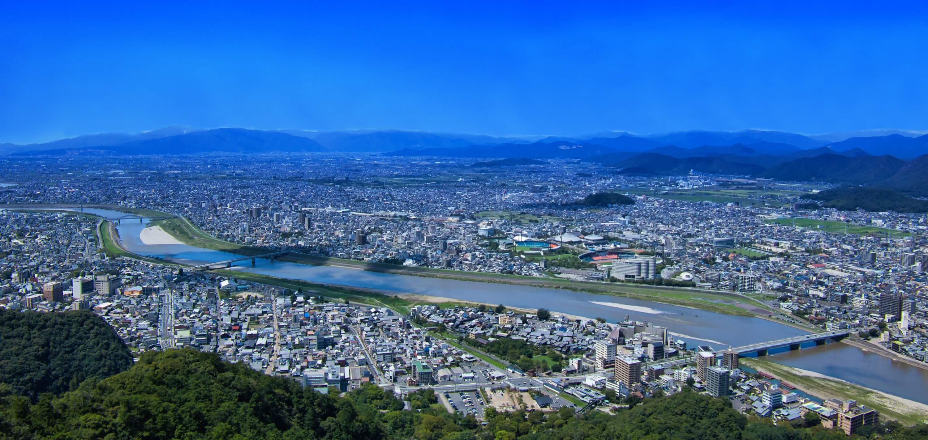 公益財団法人　髙井法博奨学会