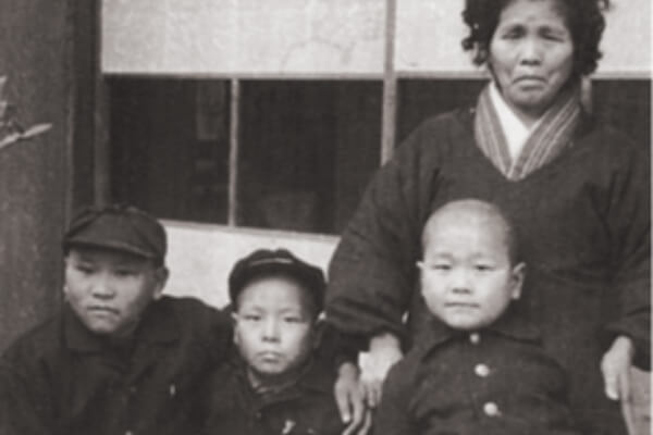 幼少期 貧しさに苦しんだ幼少時代